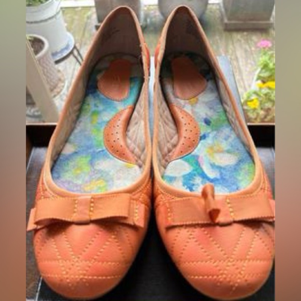 BORN Leather Ballerina Flats
10M
Like New/Never Worn (no wear)
